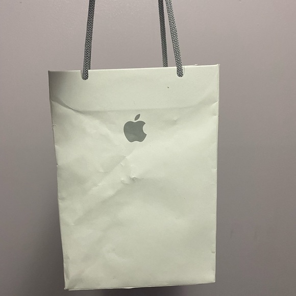 AirPods model a2032 a2031 a1602 - Picture 3 of 7